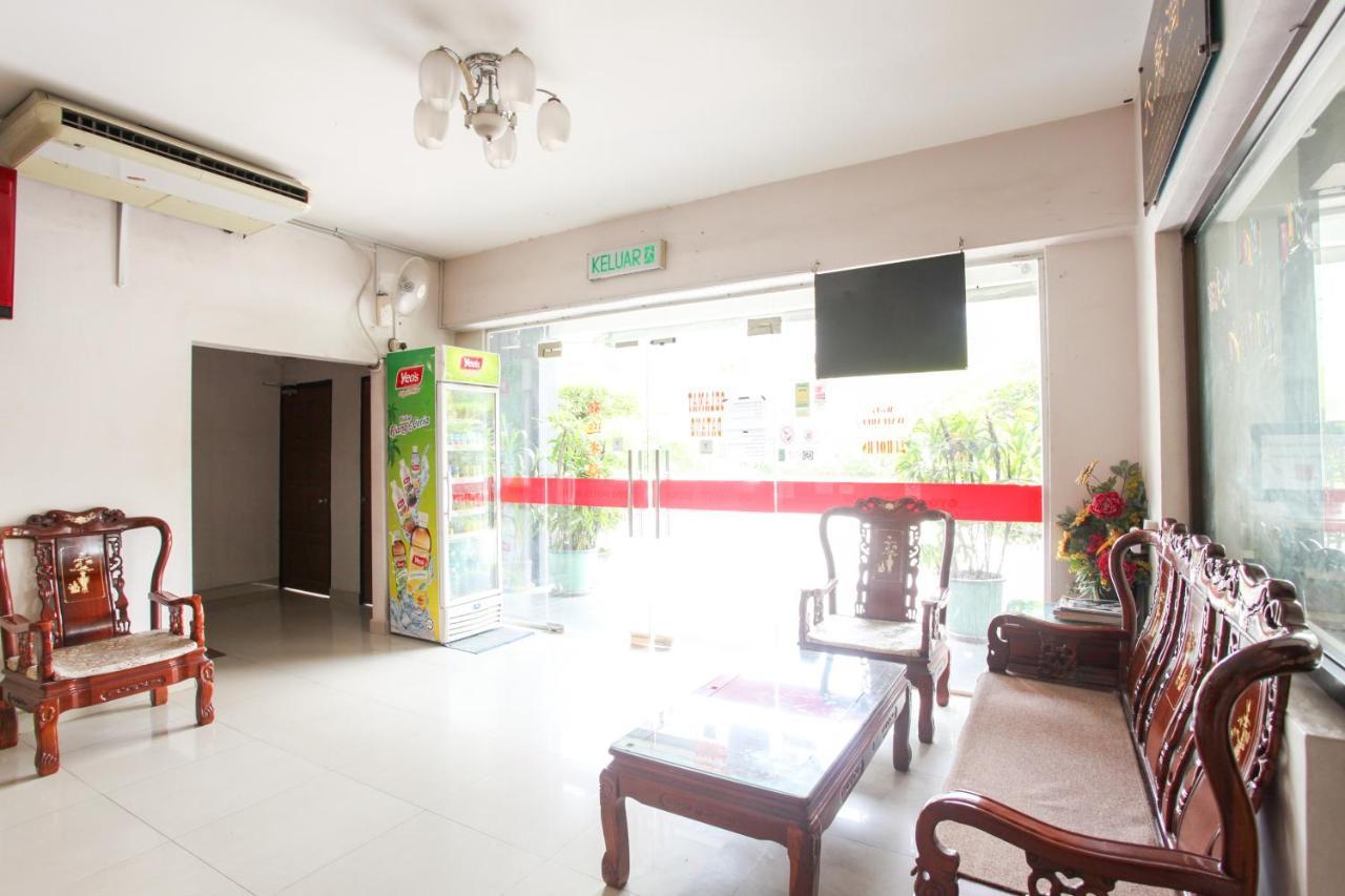 Oyo 89539 Hotel Siswa Kampar Exterior photo